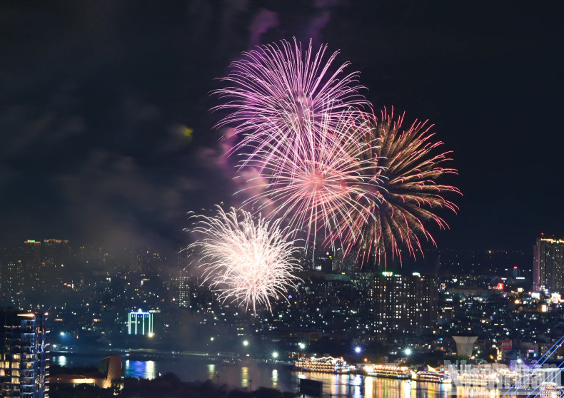 The event attracted the participation of thousands of local people and visitors.