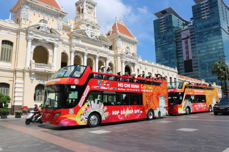 A double-decker bus tour in Ho Chi Minh City (Photo: VNA)