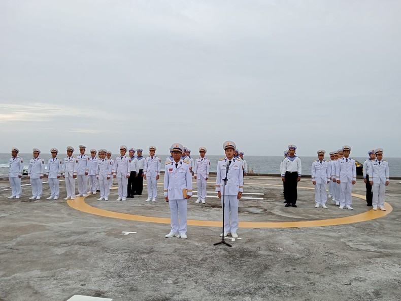 Flag-raising ceremony on An Bang Island.
