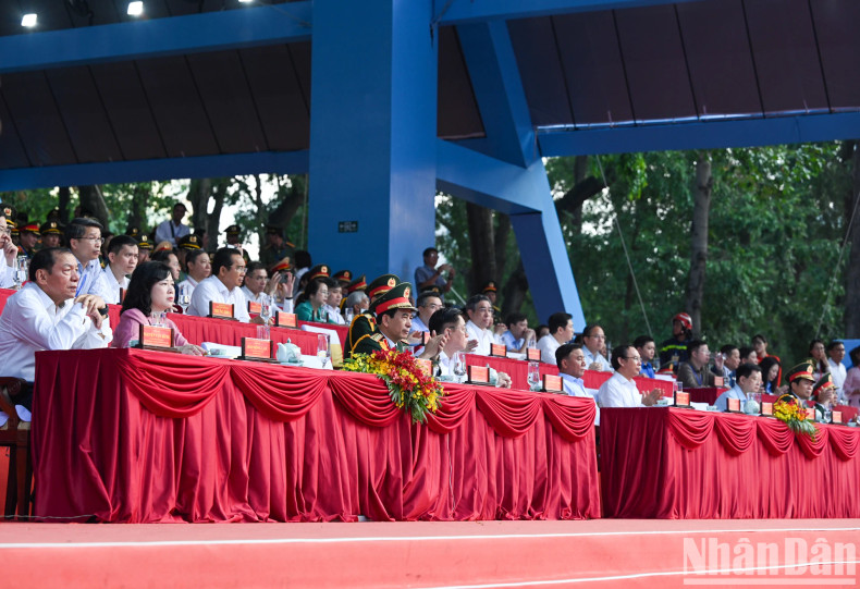 Tran Cam Tu, Politburo member, Permanent member of the Party Central Committee’s Secretariat, and delegates at the programme Tran Cam Tu, Politburo member, Permanent member of the Party Central Committee’s Secretariat, and delegates at the programme