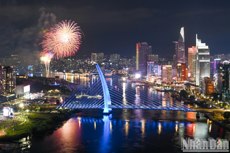 This was the second fireworks show held in the city to celebrate the 50th reunification anniversary, following the first show on April 19.