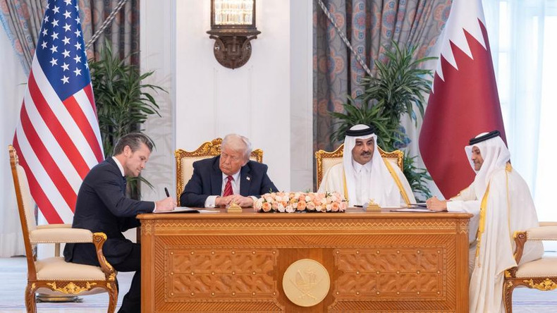 Qatari Emir Sheikh Tamim bin Hamad Al Thani (2nd R) and US President Donald Trump (2nd L) witness the signing of a series of deals at the Amiri Diwan in Doha, Qatar, on May 14, 2025. (Amiri Diwan/Qatar News Agency/Handout via Xinhua) Qatari Emir Sheikh Tamim bin Hamad Al Thani (2nd R) and US President Donald Trump (2nd L) witness the signing of a series of deals at the Amiri Diwan in Doha, Qatar, on May 14, 2025. (Amiri Diwan/Qatar News Agency/Handout via Xinhua)