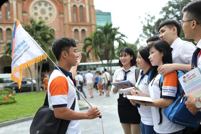Training institutions need to renovate their training methods so that human resource in tourism can catch up with the current technology and strong digital transformation. (Photo: toquoc.vn)