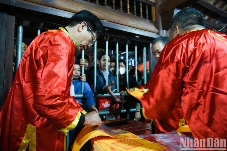 To ensure security, the printing will be carried out by representatives of the local Elderly Association and Veterans' Association. To ensure security, the printing will be carried out by representatives of the local Elderly Association and Veterans' Association.