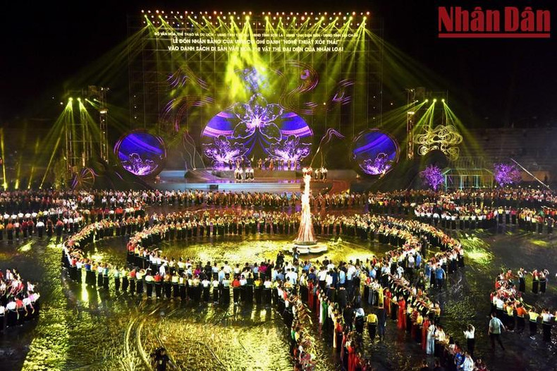 Xoe is practised in the villages of the Thai ethnic group, mainly in the four provinces of Yen Bai, Lai Chau, Son La, and Dien Bien. (Photo: Tran Hai)