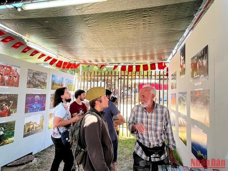 Antonia explained to young people about the heroics and resilience of Vietnam, where President Ho Chi Minh’s hometown can be found. President Ho Chi Minh is a person that he and many other people in Portugal have great admiration for.