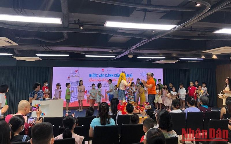 Children participate in a game within the programme. Children participate in a game within the programme.