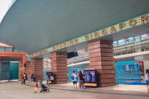 Universal Studios Singapore attracts large numbers of international visitors. (Photo: Traveloka)