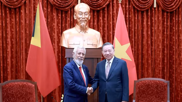 Party General Secretary and State President To Lam receives Timor-Leste Prime Minister Kay Rala Xanana Gusmao.