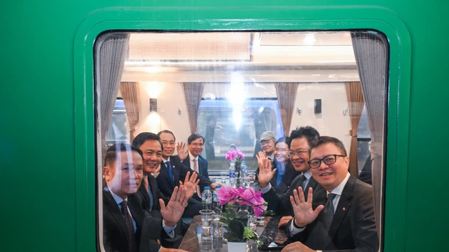 [In Pictures] Launch ceremony of the “Happiness Train”