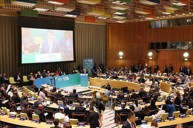President Luong Cuong speaks at the Special High-Level Event on Climate Action in New York on September 24. (Photo: VNA) President Luong Cuong speaks at the Special High-Level Event on Climate Action in New York on September 24. (Photo: VNA)