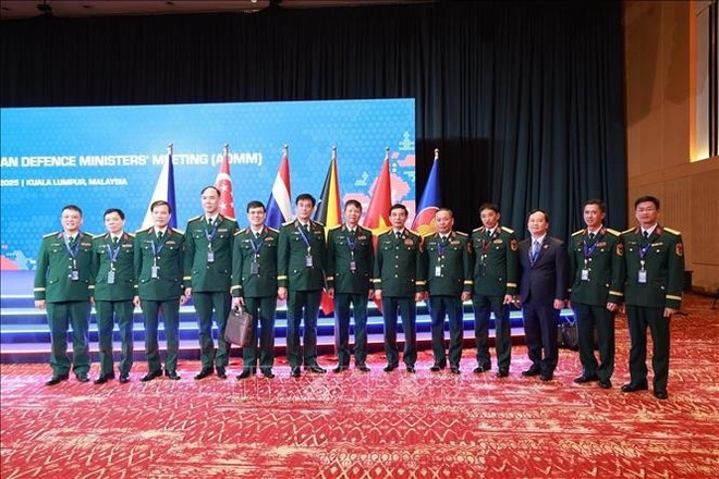 The Vietnamese delegation at the 19th ASEAN Defence Ministers’ Meeting (ADMM-19) (Photo: VNA) The Vietnamese delegation at the 19th ASEAN Defence Ministers’ Meeting (ADMM-19) (Photo: VNA)