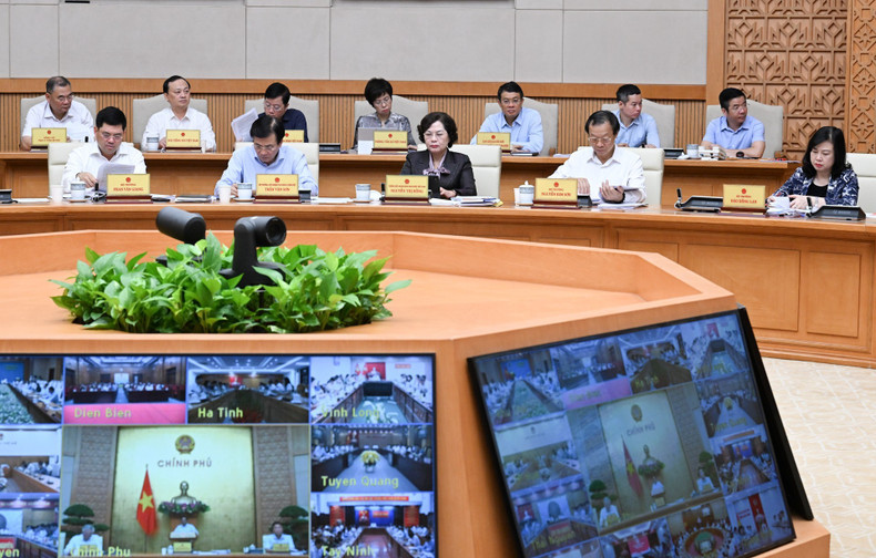Government members attend the meeting. Government members attend the meeting.