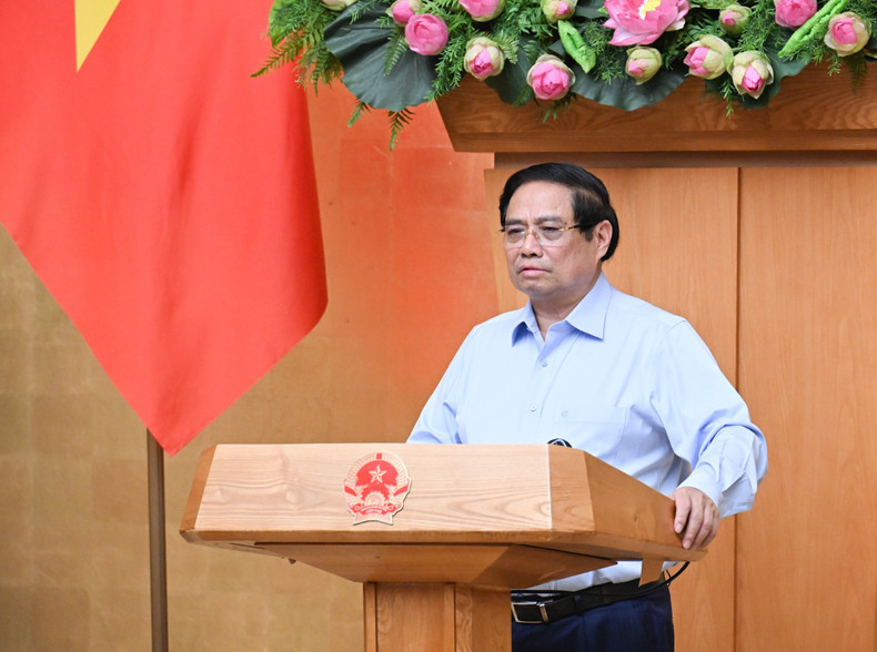 Prime Minister Pham Minh Chinh delivers directives at the regular July Cabinet meeting. Prime Minister Pham Minh Chinh delivers directives at the regular July Cabinet meeting.