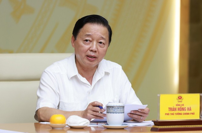 Deputy Prime Minister Tran Hong Ha, Head of tthe National Steering Committee on combating IUU fishing, chairs its 16th session on October 7, 2025. (Photo: VNA). Deputy Prime Minister Tran Hong Ha, Head of tthe National Steering Committee on combating IUU fishing, chairs its 16th session on October 7, 2025. (Photo: VNA).