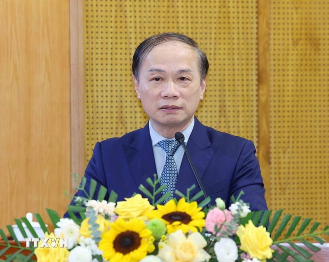 Pham Tat Thang, member of the Party Central Committee, Vice Chairman of the Party Central Committee’s Commission for Information, Education, and Mass Mobilisation, and standing deputy head of the Central Steering Committee in charge of grasping the public situation and social opinion regarding party congresses at all levels, as well as the draft documents of the 14th National Party Congress. (Photo: VNA)