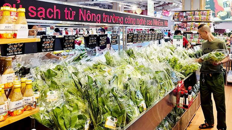 Clean agricultural products reach consumers. (Photo: Nguyet Anh) cua2.jpg
