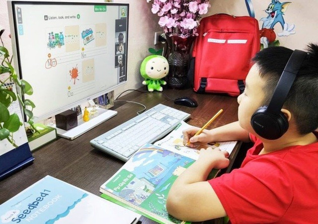 Many schools in Hanoi has switched to online learning to ensure safety for students. (Illustrative photo: VNA) Many schools in Hanoi has switched to online learning to ensure safety for students. (Illustrative photo: VNA)