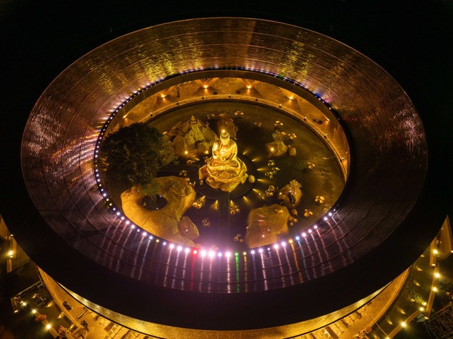 Ba Den Mountain is among the rare places in Viet Nam to enshrine the corporeal form of Konagamana Buddha (Photo: Sun Group)
