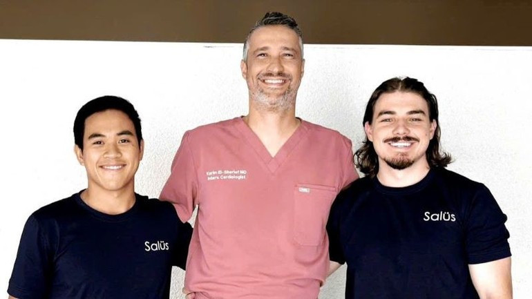 For Trung Tran and his colleagues, a meaningful day at work is when patients show positive progress and are able to reintegrate into daily life in good health. (Image courtesy of the subject) benh2.jpg