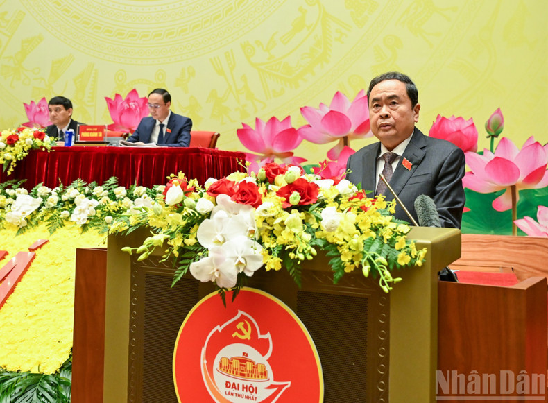 Secretary of the National Assembly Party Committee and National Assembly Chairman Tran Thanh Man delivers the opening address.