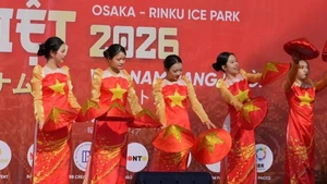 A dancing performance at the Vietnamese Tet Osaka 2026 programme (Photo: VNA)