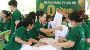 Many support programmes have been introduced to help workers enjoy a safe and peaceful spring festival. (Photo: PHUONG LINH)