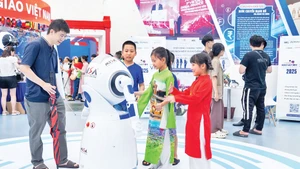 Strong investment in people is key to AI breakthroughs: Technological professor