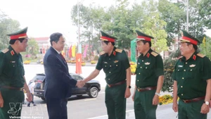 National Assembly Chairman Tran Thanh Man visits the Party Committee and High Command of Military Region 9 in Can Tho city on February 13. (Photo: VNA)