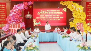 National Assembly Chairman Tran Thanh Man speaks at his meeting with 200 policy beneficiary families, poor households and those facing particularly difficult circumstances in Thanh Xuan commune, Can Tho city, on February 13. (Photo: VNA)