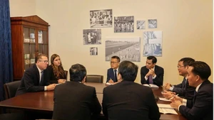 Minister Nguyen Hong Dien hopes to establish practical cooperation mechanisms with the state of Nebraska. (Photo: The Courtesy of MoIT)