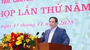 Prime Minister Pham Minh Chinh chairs the fifth meeting of the Government’s Steering Committee for science, technology, innovation, digital transformation and Project 06 in Ha Noi on November 15, 2025. Photo: VNA