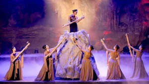 A performance in the real-scene programme “In Search of the Pearl’s Trace” in Quang Ninh. (Photo: Organising Committee)