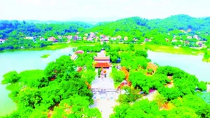 A view of Kiep Bac Temple.