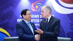 Vietnamese PM meets with Cambodian, Canadian, Brazilian leaders on sidelines of 47th ASEAN Summit