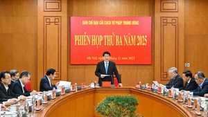 State President Luong Cuong addresses the third meeting of the Central Steering Committee for Judicial Reform in Ha Noi on December 25. (Photo: nhandan.vn)