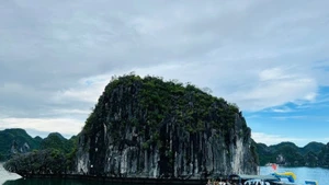 Ha Long Bay in Quang Ninh province ahead of Typhoon Kajiki’s approach. (Photo: VNA)