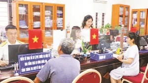 Administrative procedures for taxpayers handled at the one-stop service unit of Ha Noi Tax Department.
