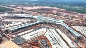 The construction of Long Thanh Airport, situated in Long Thanh Commune, is being fast-tracked, aiming for basic completion of Phase 1 by the end of 2025.