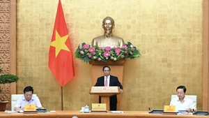 Prime Minister Pham Minh Chinh delivers his directive speech at the meeting.