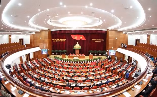 An overview of a meeting of the 13th CPV Central Committee. (Photo: VNA)