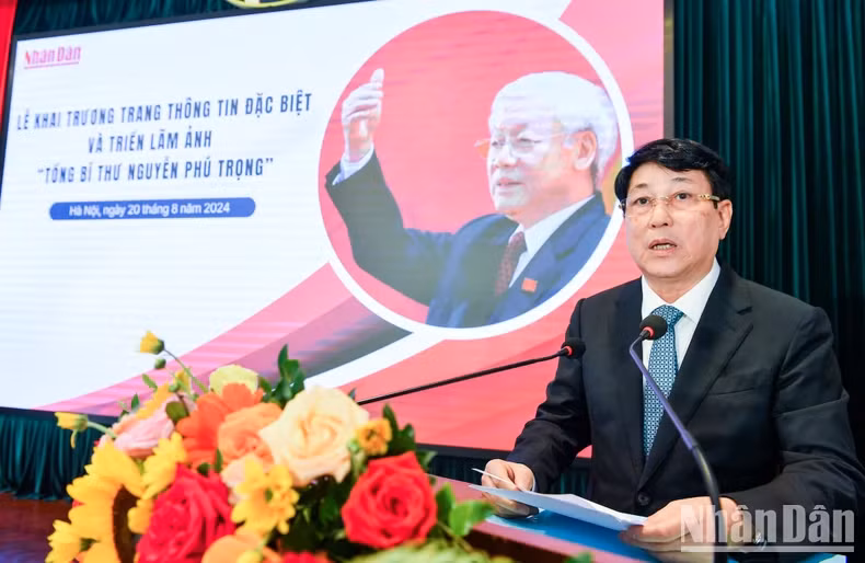 Politburo member and standing member of the Party Central Committee’s Secretariat Luong Cuong delivers a speech at the event