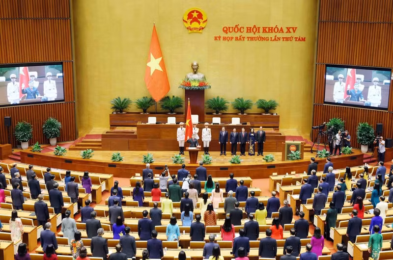 Le Minh Tri takes an oath after being elected Chief Justice of the Supreme People’s Court on August 26. (Photo: VNA)