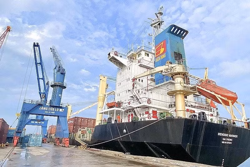 Export of goods through Cua Lo Port increases sharply.