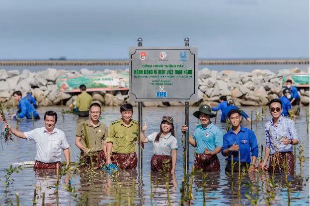 The "Action for a Green Vietnam" programme has planted hundreds of thousands of trees in many localities across the country.