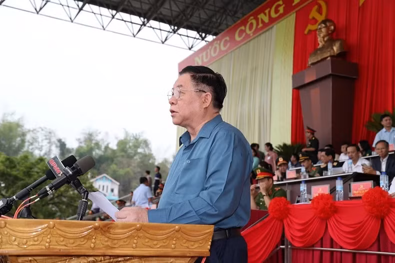 Nguyen Trong Nghia, Secretary of the Party Central Committee, Head of the Party Central Committee’s Commission for Communication and Education, and Deputy Head of the Central Steering Committee for the commemoration of major holidays and important historical events of the country in the 2023 – 2025 period, chaired the military parade rehearsal. Nguyen Trong Nghia, Secretary of the Party Central Committee, Head of the Party Central Committee’s Commission for Communication and Education, and Deputy Head of the Central Steering Committee for the commemoration of major holidays and important historical events of the country in the 2023 – 2025 period, chaired the military parade rehearsal.