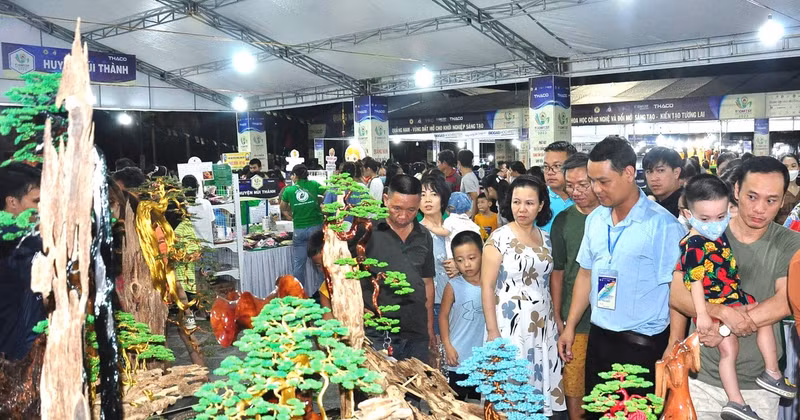 A booth at TechFest Quang Nam 2023. (Photo: baoquangnam.vn)