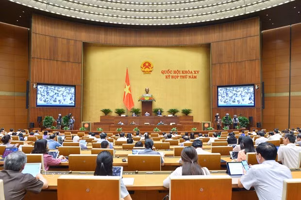 An overview of a discussion during the NA's fifth session. (Photo: VNA)