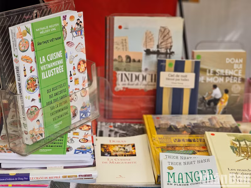 Vietnamese book space features special publications for book lovers and Vietnam lovers. (Photo: MINH DUY)