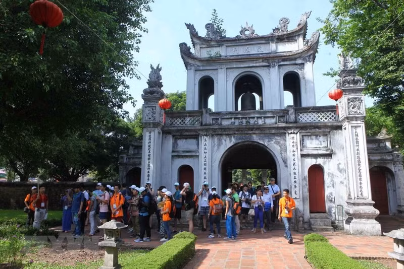 The Temple of Literature in Hanoi is a magnet for both Vietnamese and international visitors. (Photo: VNA)